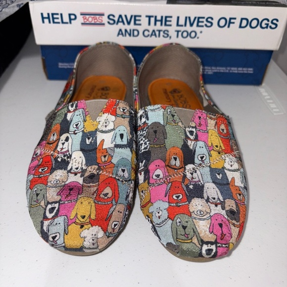 BOBS SKECHERS Women’s Plush Wag Canvas Party Flat Sz 9 Multi Dog Print - Picture 2 of 9
